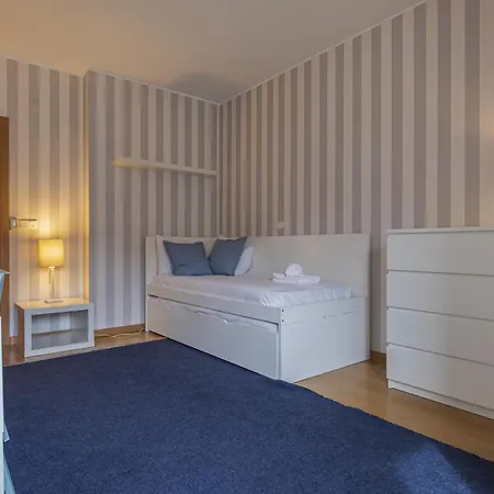 2 Bedroom Large Apartment By Innkeeper-3